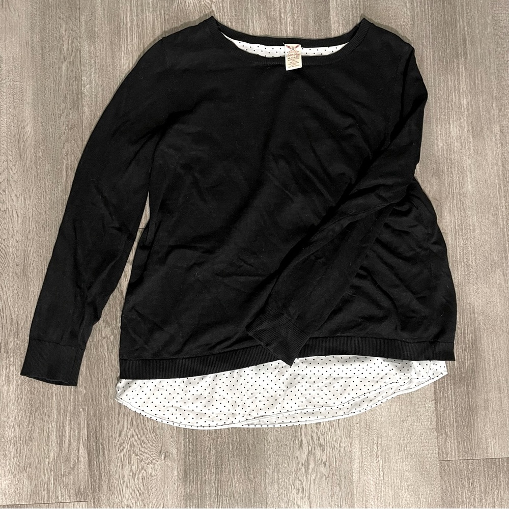 Women’s Long-Sleeve Top | Black & White with Polka Dots